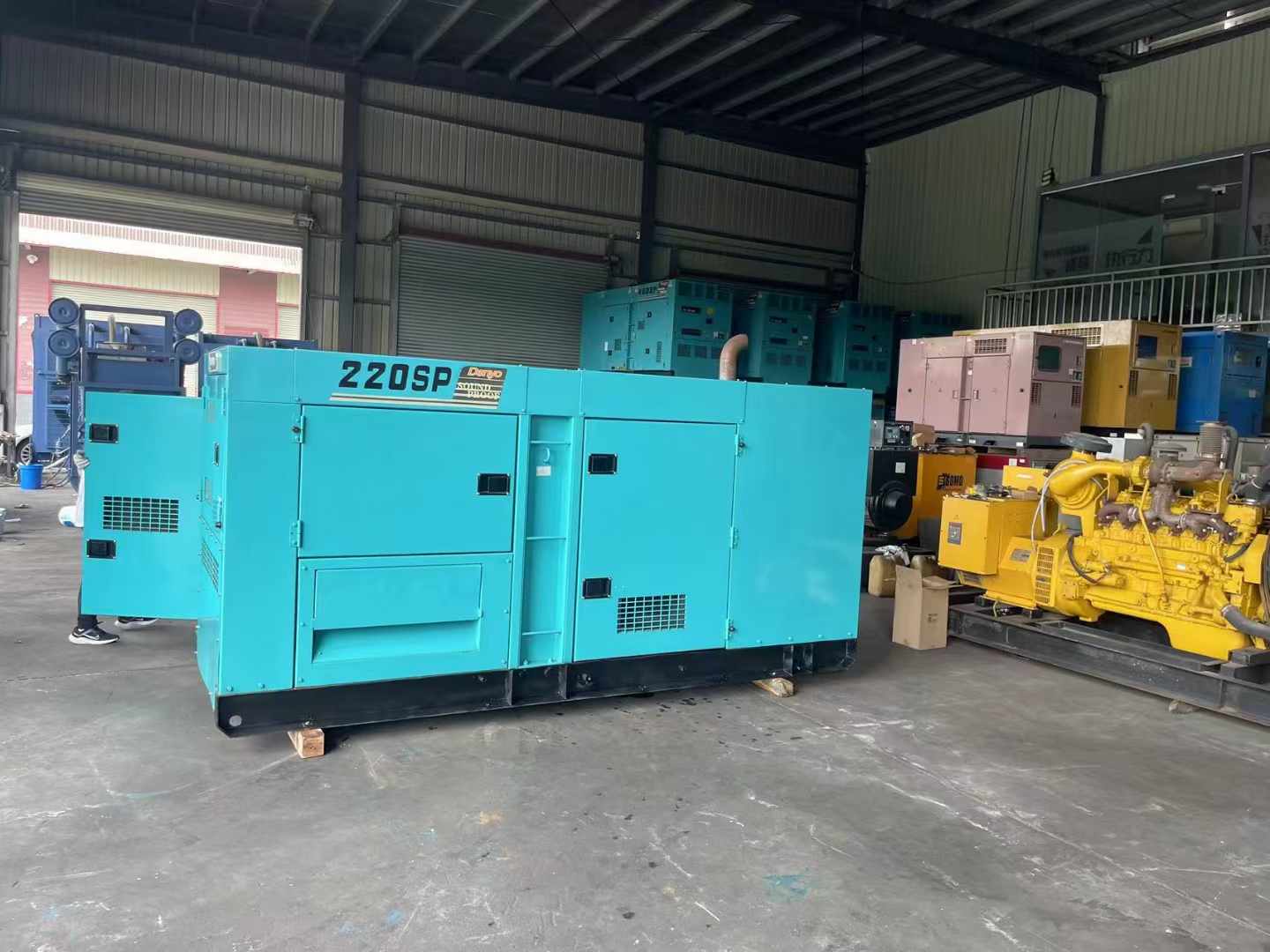 福州柴油发电机组长期不间断运行时，如何监控其温度和压力？