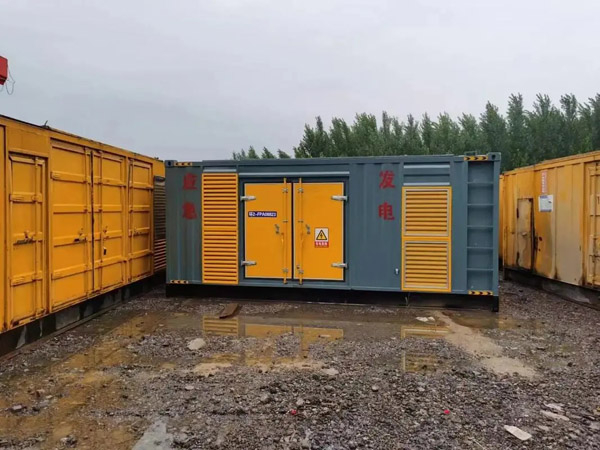 福州柴油发电机如何判断干式空气滤清器是否需要更换？